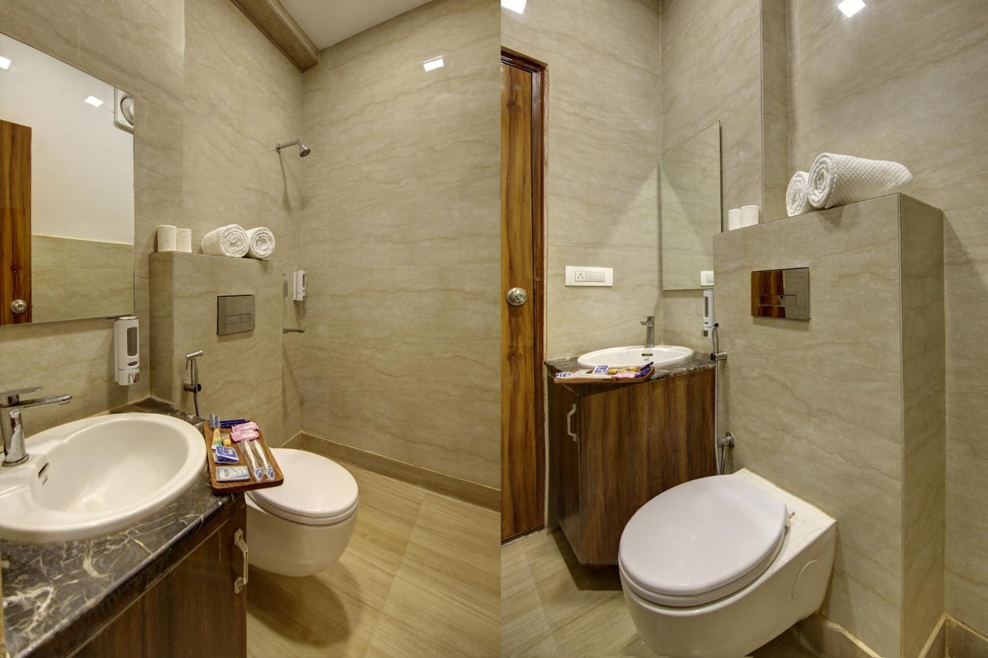 Rahul Palace By Golden Tree Near Metro Station And Ajmal Khan Market Nuova Delhi Esterno foto